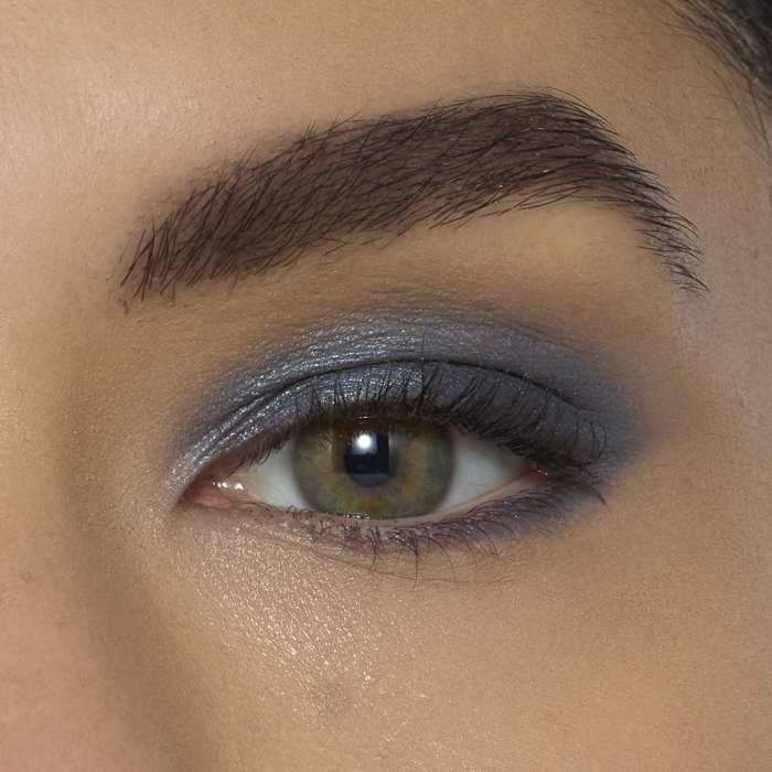 jane iredale - The Skincare Makeup ColorLuxe Eyeshadow Stick Riviera Plousia Kremodis Skia Mation Meglis Diarkeias se Morfi Stik Pollaplon Xriseon Ble-Petrol me Asimenia Lampsi (Skia-Molubi-Highlighter) 1,4g